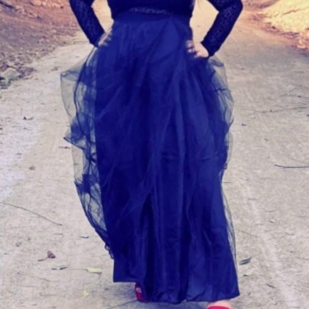 Black tulle flowy slit skirt